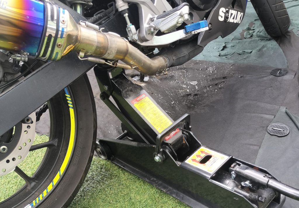 知らなかった!バイクのチェーンを自分で交換する超簡単な交換費用最安のやり方はこれだ!【GSX250R】