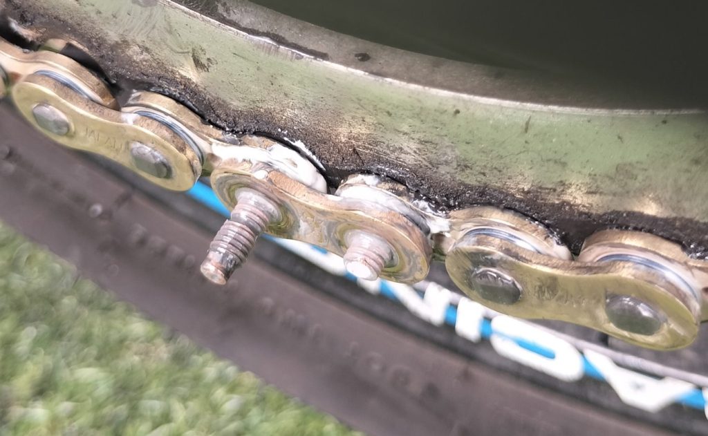 知らなかった!バイクのチェーンを自分で交換する超簡単な交換費用最安のやり方はこれだ!【GSX250R】