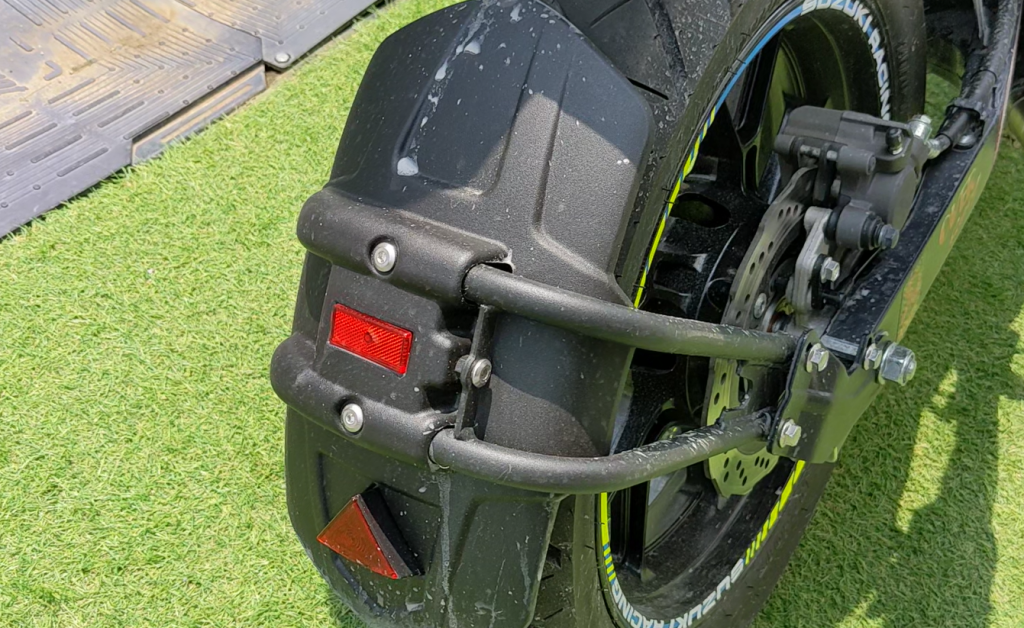 私のGSX250R紹介！おすすめカスタム！マフラーやスクリーン、ついでに足つきも。