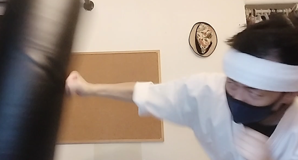 初心者や女性でも簡単!元警察官が教える自分で練習する護身術(パンチ編)