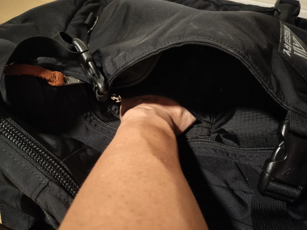 おしゃれなおすすめ30L大型リュック!普段使いからアウトドアでも活躍のグレゴリージャーニーマンV2!使い勝手や初代との違いも!