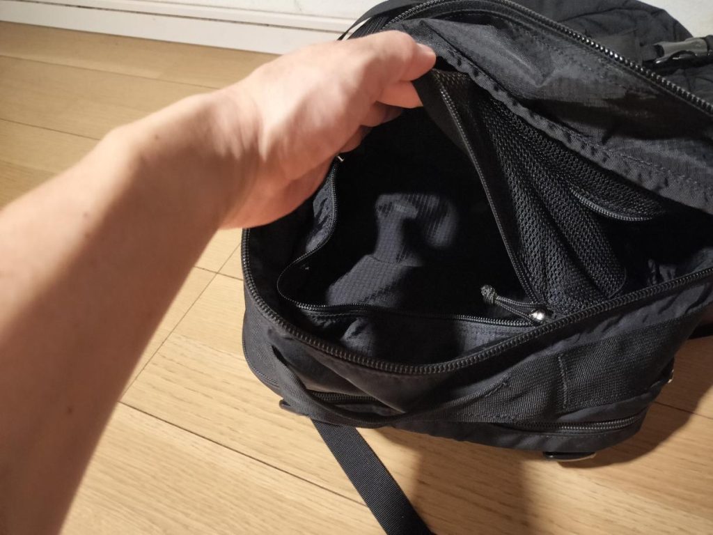 おしゃれなおすすめ30L大型リュック!普段使いからアウトドアでも活躍のグレゴリージャーニーマンV2!使い勝手や初代との違いも!