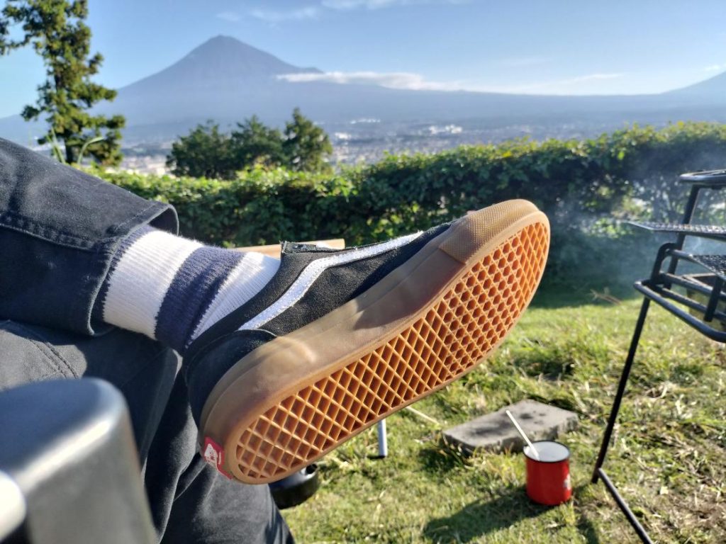 VANSのオールドスクール　ブラック/ガム（USA企画）はバイクもいけちゃう最強のスニーカー！サイズ感とコーデも？