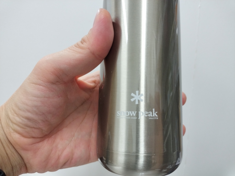 中年おじさんにおすすめするおしゃれで人気のスノーピーク製ステンレスボトル（水筒）はこれ