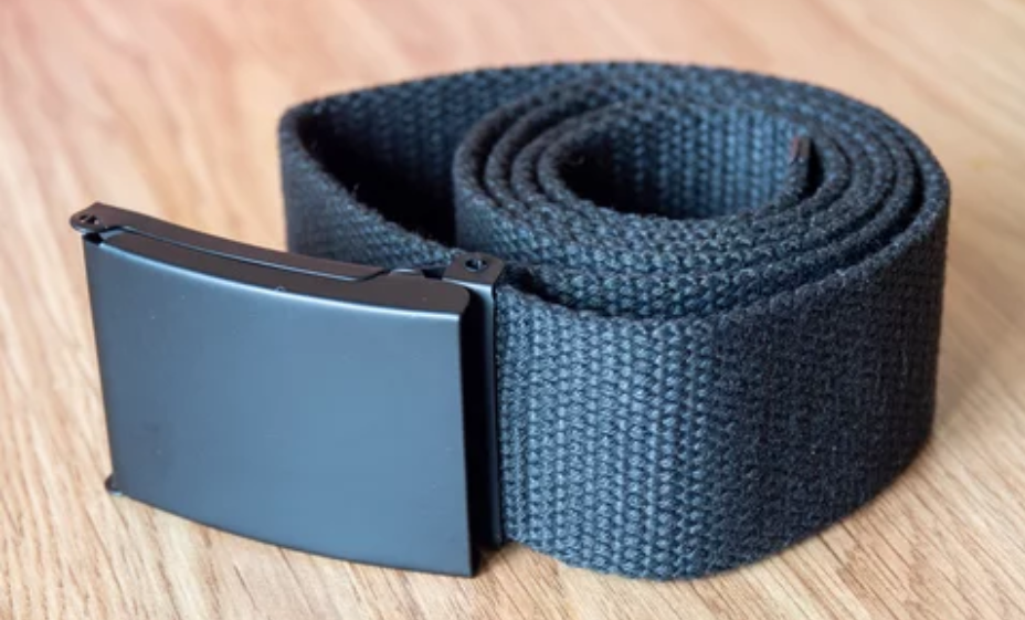 ベルトを活用した護身術｜暴漢・強盗対策にも！元警察官が教える実践的な使い方