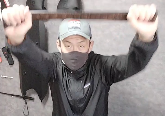 ベルトを活用した護身術｜暴漢・強盗対策にも！元警察官が教える実践的な使い方