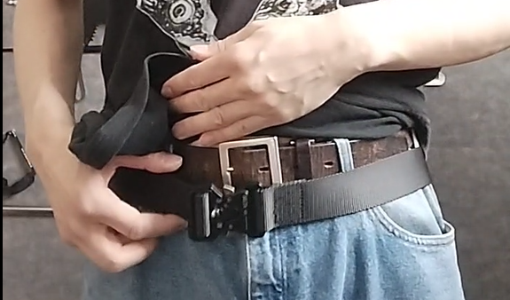 ベルトを活用した護身術｜暴漢・強盗対策にも！元警察官が教える実践的な使い方