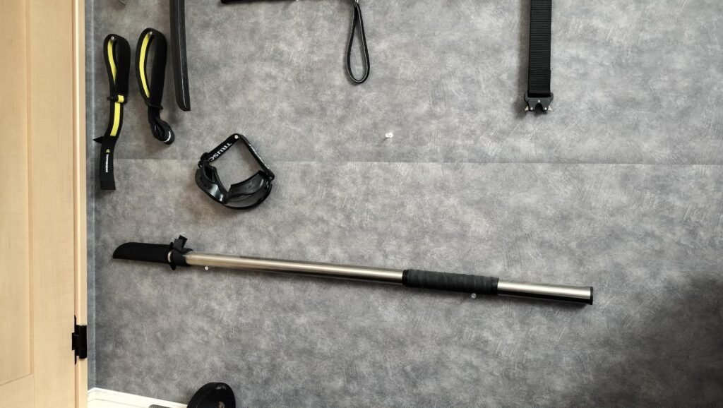 「イノシシ・熊など害獣対策にDIY槍!用心深いおっさんが静かに備える“最終兵器”」【強盗対策のおすすめ最強武器ではない】