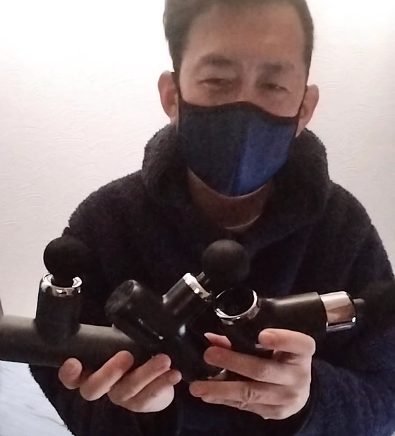 30代からの腰痛対策！いきなりストレッチが逆効果な理由と、ぎっくり腰を回避する「筋膜リリースガン」の活用術を元警察官が解説。カチカチの筋肉を安全にほぐし、生活リスクを最小限に抑えるプロ推奨のメンテナンス手順とは。動けなくなる前に、正しいセルフケアで日常を守りましょう。